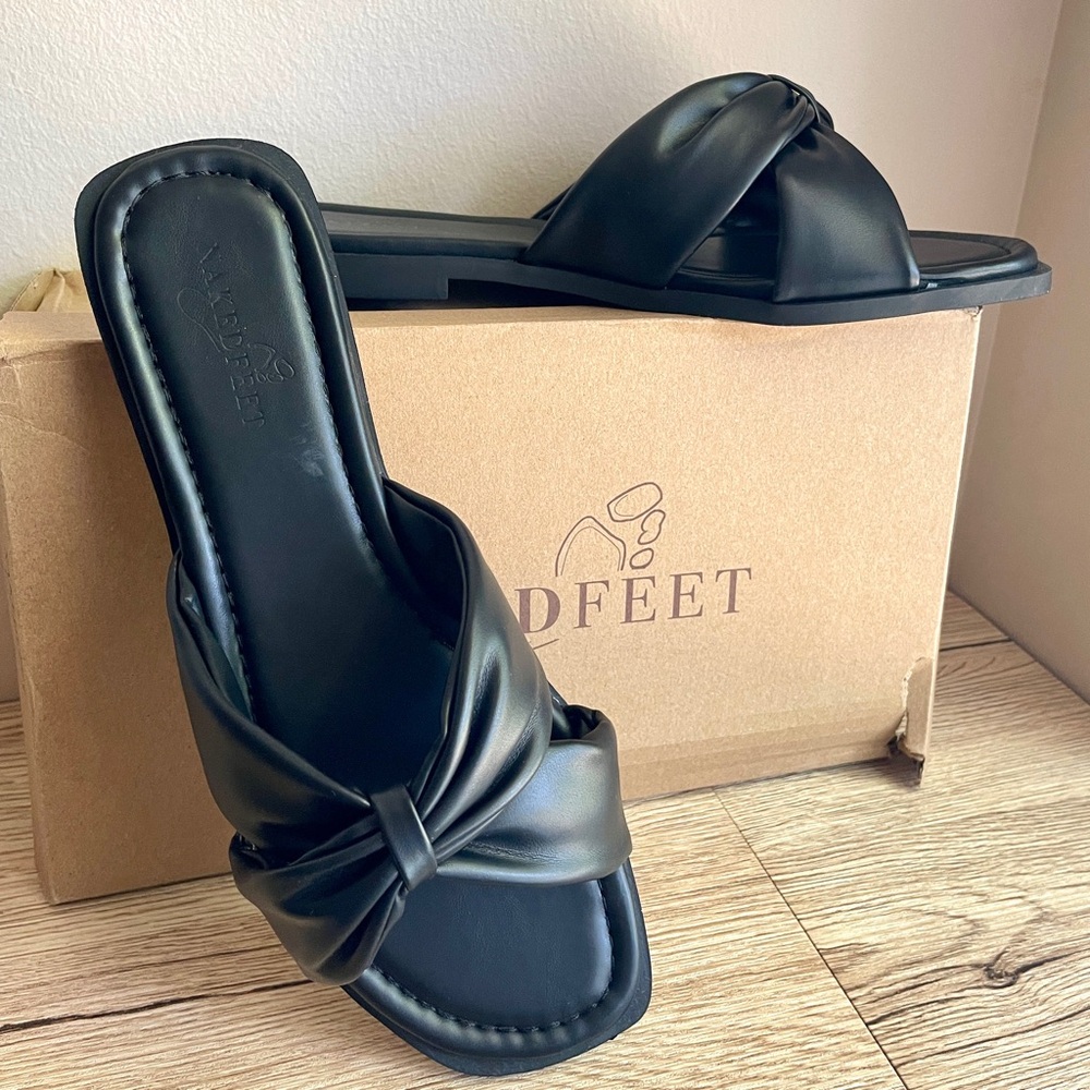 NAKED FEET GOA Sandal in BLACK - Size 9.5